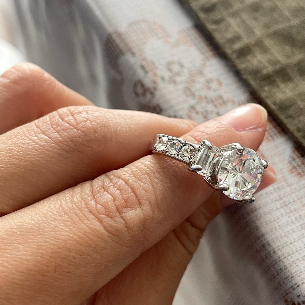 Ring - Picture 2 of 3